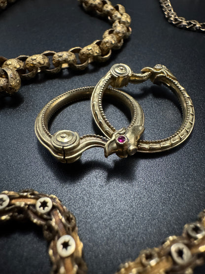 Ouroboros Connector