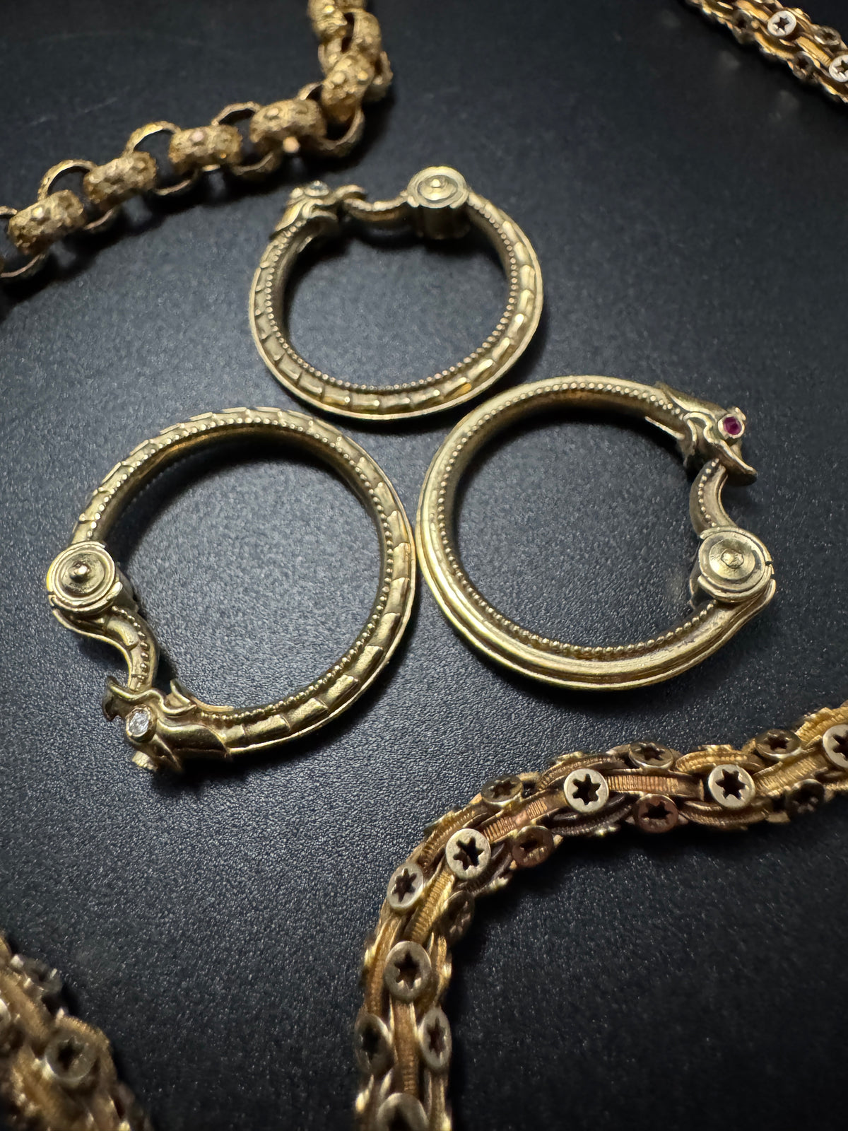 Ouroboros Connector