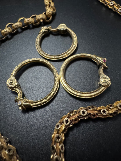 Ouroboros Connector
